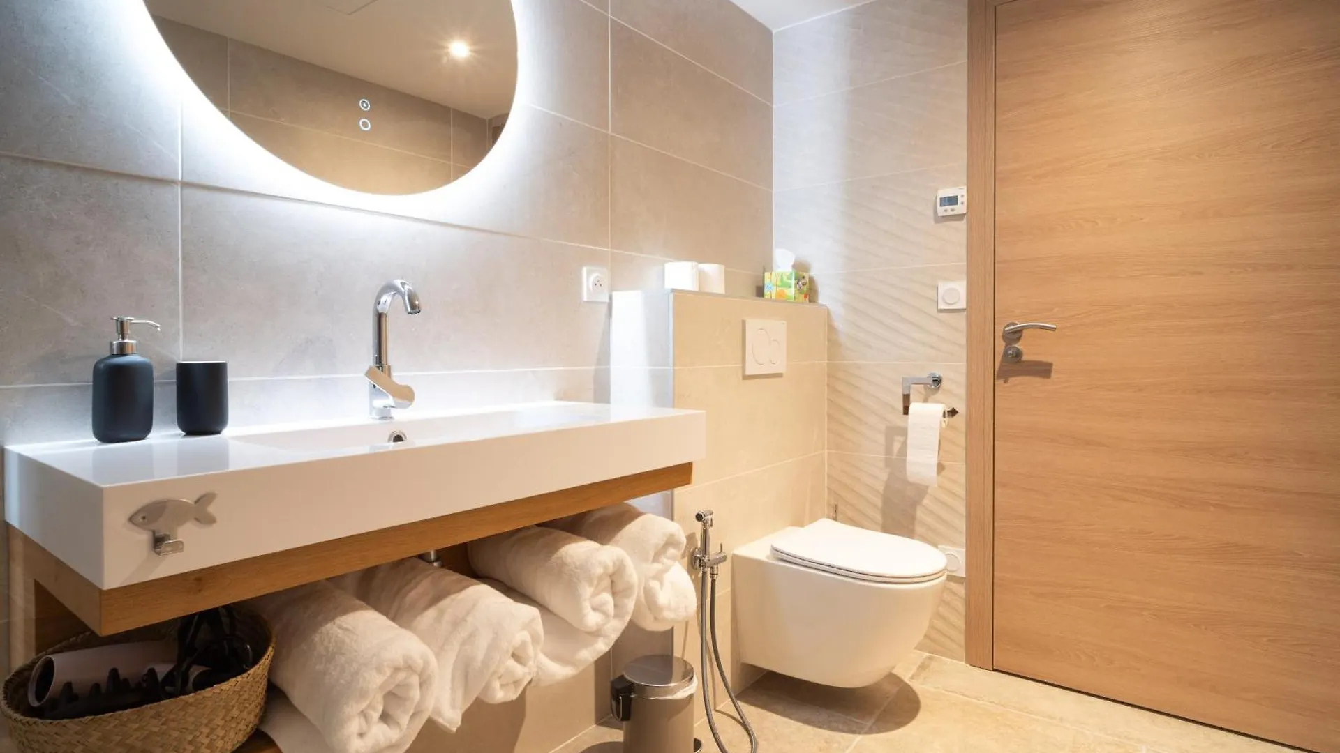 La Barule Apartment Charols