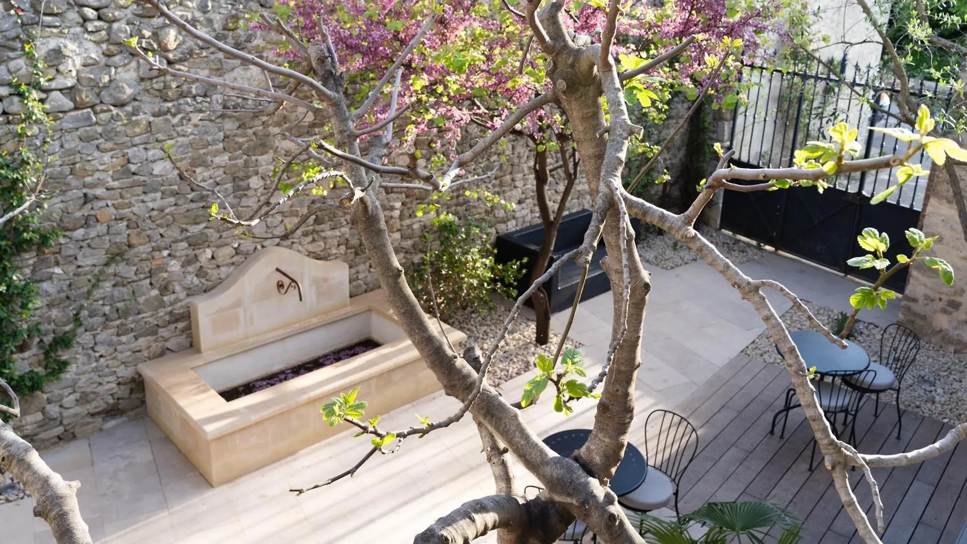 La Barule Apartment Charols